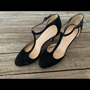 Black suede T-Strap Pump -Nine West